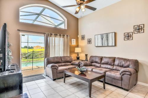 Dog-friendly home with private outdoor pool, high-speed WiFi, and central AC photo 11