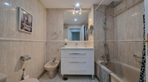Madrid Suite, Airport, IFEMA, Pool