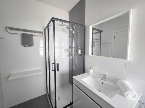 Modern Beach Apartment - Avenida Mar 1 - 150 mts da praia