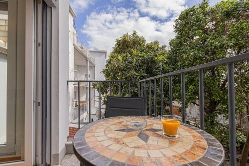 Barbadinhos Apartments in Lisbon Historic Neighborhood