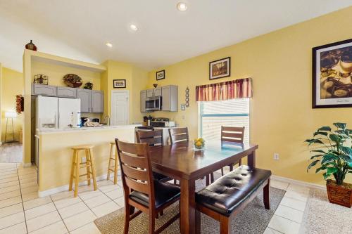 Home in gated community w/private heated pool, air hockey, tennis, clubhouse photo 9