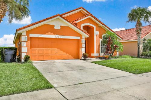 Dog-friendly home with private outdoor pool, high-speed WiFi, and central AC photo 10