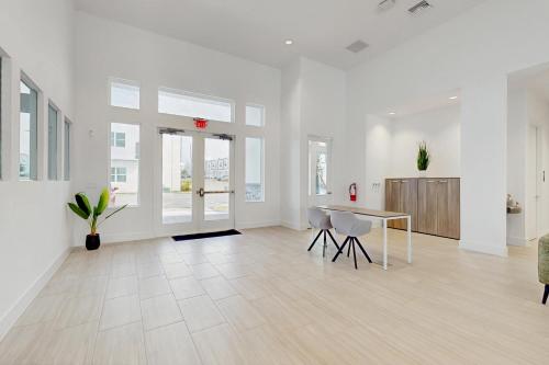 Dog-friendly radiant & modern townhome with private pool, patio, AC, & W/D photo 16