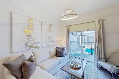 Dog-friendly radiant & modern townhome with private pool, patio, AC, & W/D photo 11