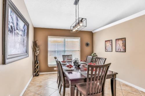 Dog-friendly home with private outdoor pool, high-speed WiFi, and central AC photo 13