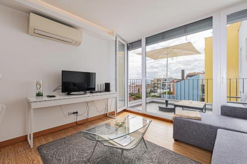 Barbadinhos Apartments in Lisbon Historic Neighborhood