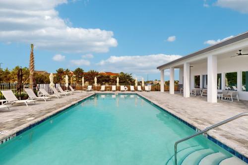 Dog-friendly radiant & modern townhome with private pool, patio, AC, & W/D photo 39