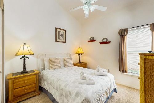 Home in gated community w/private heated pool, air hockey, tennis, clubhouse photo 12