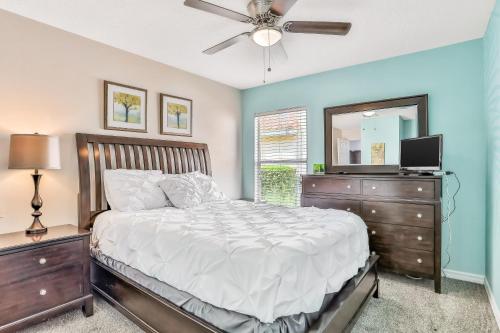 Dog-friendly home with private outdoor pool, high-speed WiFi, and central AC photo 9