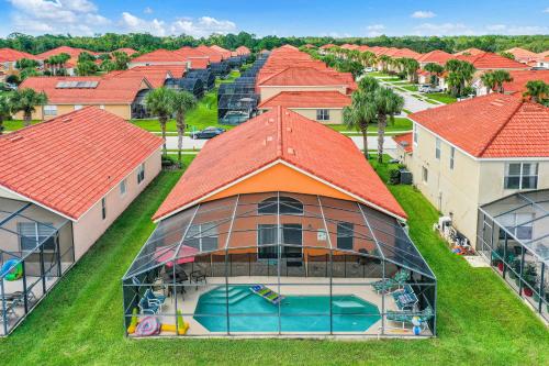 Dog-friendly home with private outdoor pool, high-speed WiFi, and central AC photo 5