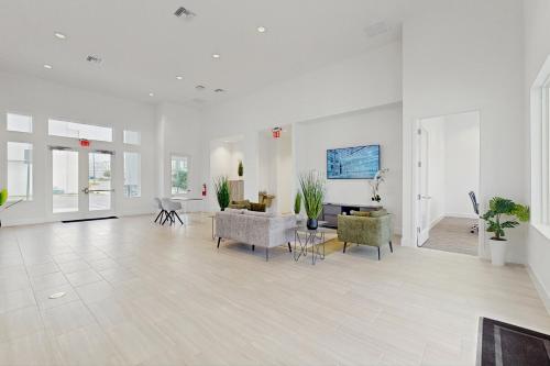 Dog-friendly radiant & modern townhome with private pool, patio, AC, & W/D photo 6