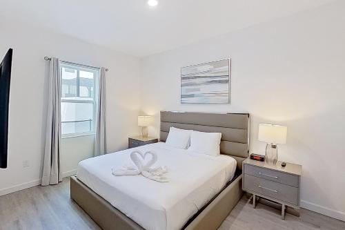 Dog-friendly radiant & modern townhome with private pool, patio, AC, & W/D photo 26