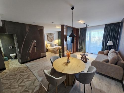 พื้นที่นั่งเล่นของ Hotel Poem Eforie Nord - Roof Top Pool & Panoramic Sea View
