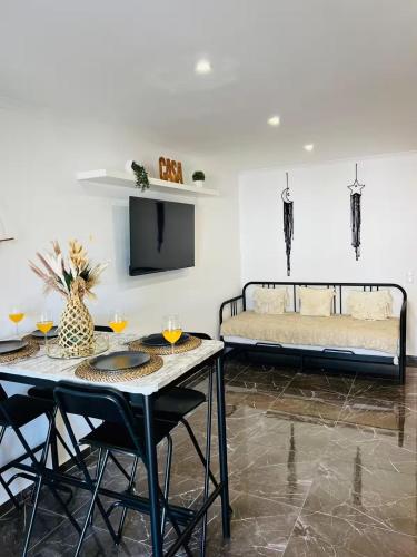 Oura Beach Vibes Studio by Ricardo