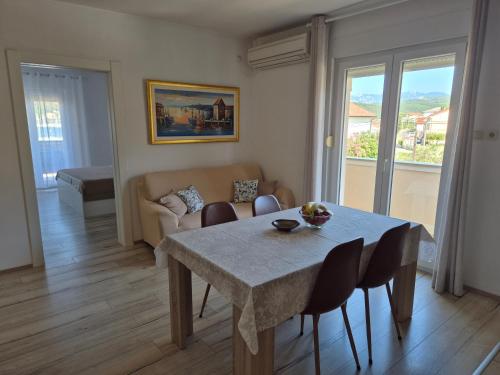 Apartments with parking space Supetarska Draga - Donja, Rab - 25344