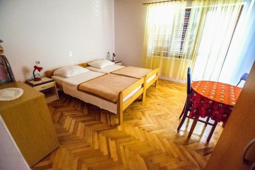 Apartments by the sea Starigrad, Paklenica - 25355