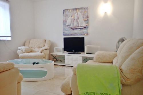 Apartments with parking space Starigrad, Paklenica - 25429