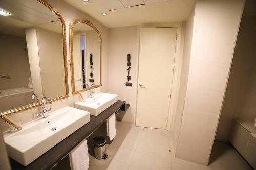 Un baño de Hotel 525