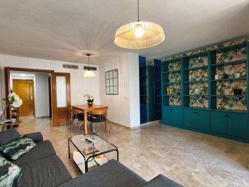 Barbarela Center - Torremolinos 3 hab , 2 baños
