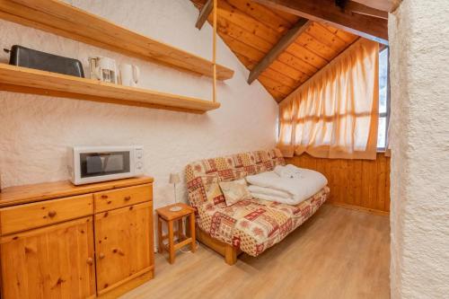 Grand Roc C506 from Slopes 280m & Parking - Happy Rentals