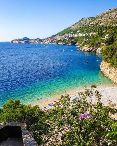 Apartment Zlatni Potok with seaview