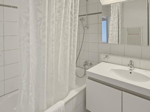 Cozy and sunny 2BR flat in the city centre - Sky10