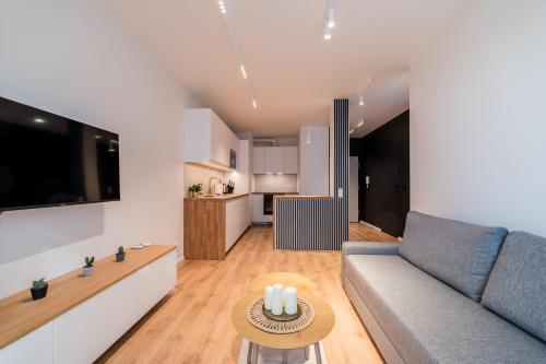 Posnania Chic Apartment with Garden by BookingHost