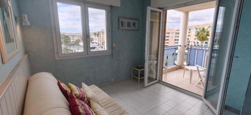Sea View Apartment in Fréjus