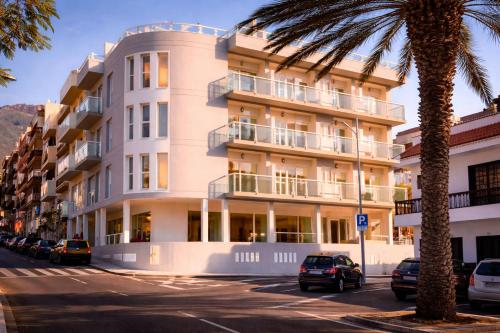 Costa Adeje Apartment, Sea View, 2 Bathrooms, Near Siam Park