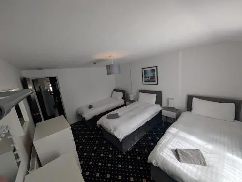 St Luke's 2 photo 17