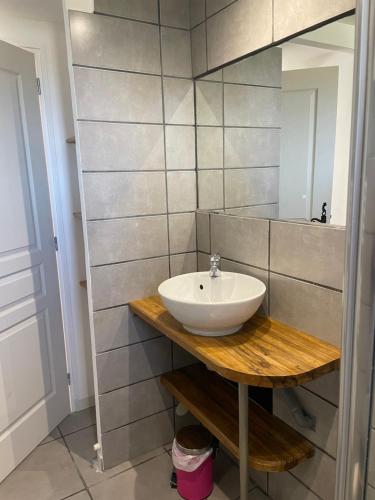 La Gente tesisinde bir banyo