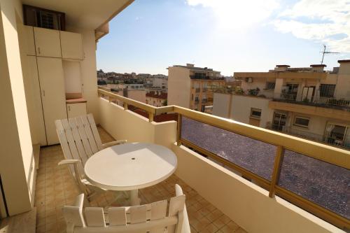2 bedroom & studio Palais Royal 2 mins from Croisette and Carlton