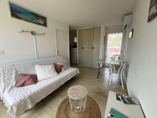 GIELAC Studio avec terrasse pour 2 personnes à Giens