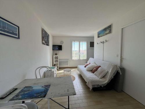 GIELAC Studio avec terrasse pour 2 personnes à Giens