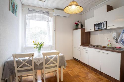 Apartment Tora