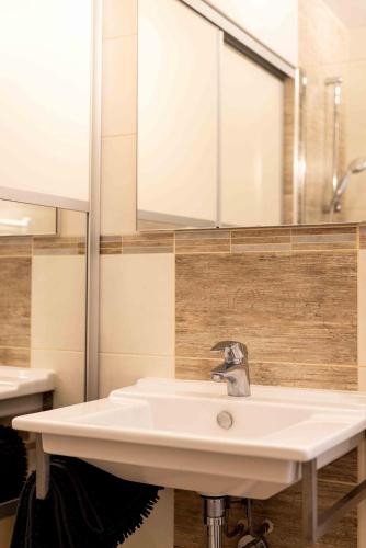 Charming 3room apartment - 6 people - Historic Center - Elevator photo 21