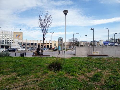 Lunix Luxury Apartment on Metro Station