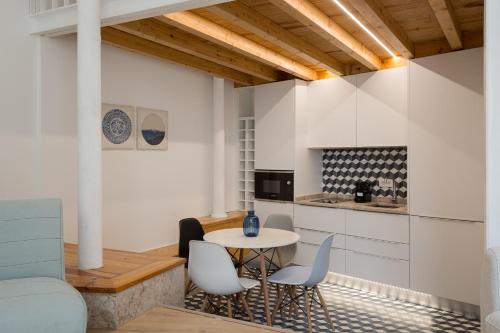 Arroios Loft Retreat Lisbon Mezzanine Apartment