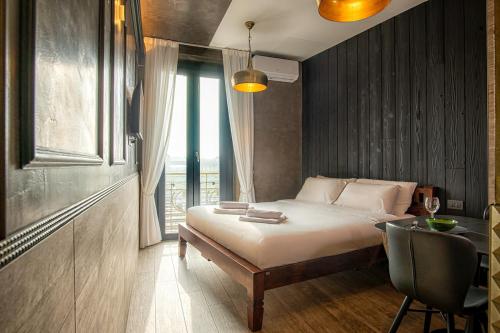 Galileo Balcony Suite by Central Station