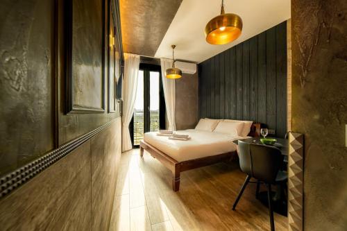 Galileo Balcony Suite by Central Station