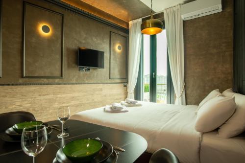 Galileo Balcony Suite by Central Station