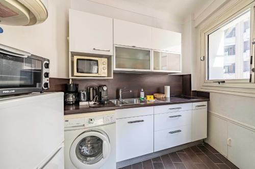 A C apartment with balcony- 2BDR 4P - Cannes Beach