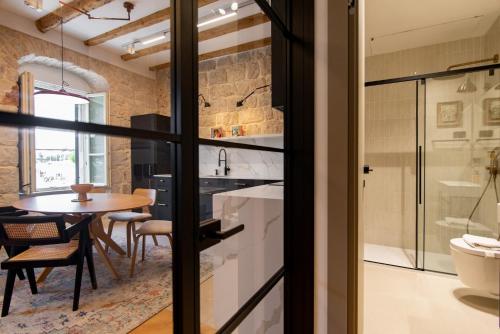 SANTA CROCE SUITE by DuHomes