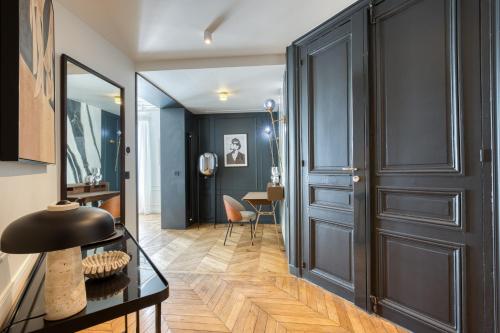 UrbanFlat 225 - Elite 4 Bedroom Apartment Bastille