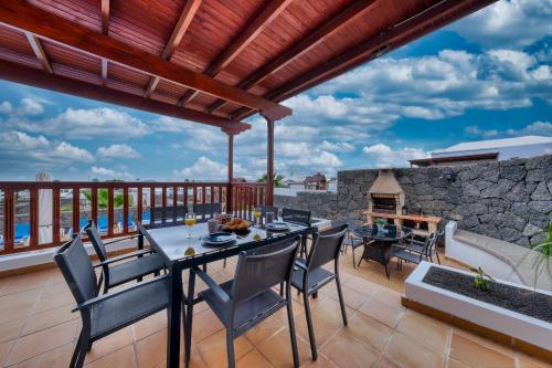 Villa Flavia - Pool, BBQ and Game Room By Lanzarote Vacation Homes