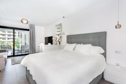 by RIVA - Cozy, Contemporary Studio in Puerto Banus Gardens