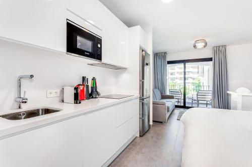 by RIVA - Cozy, Contemporary Studio in Puerto Banus Gardens