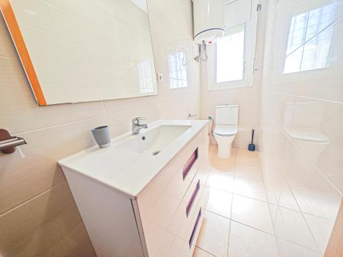 LITORAL COSTA DORADA - VILLA LAURA II Only families