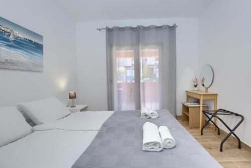 Aurelia Apartment - Terrace with Lemon Garden View