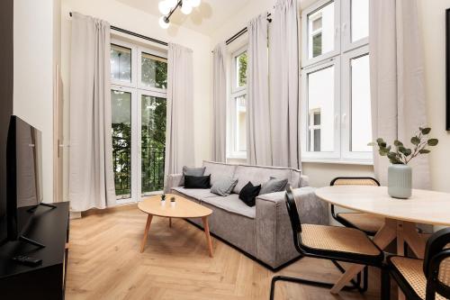 1-Bedroom Apartment - Krowoderska Suite - by Upstairs